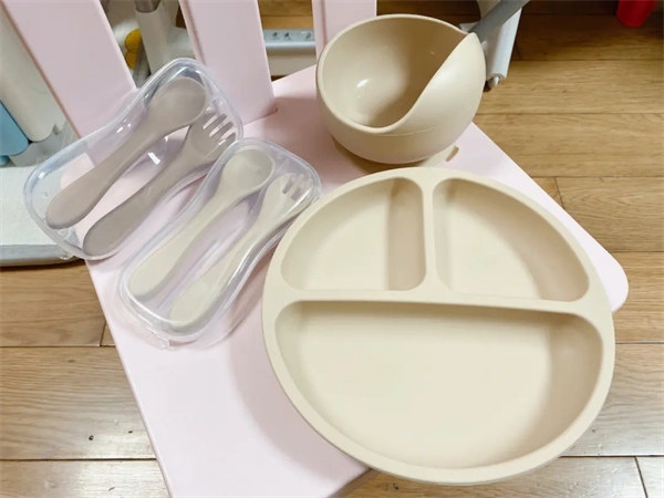 硅膠餐具油膩難洗怎么辦？